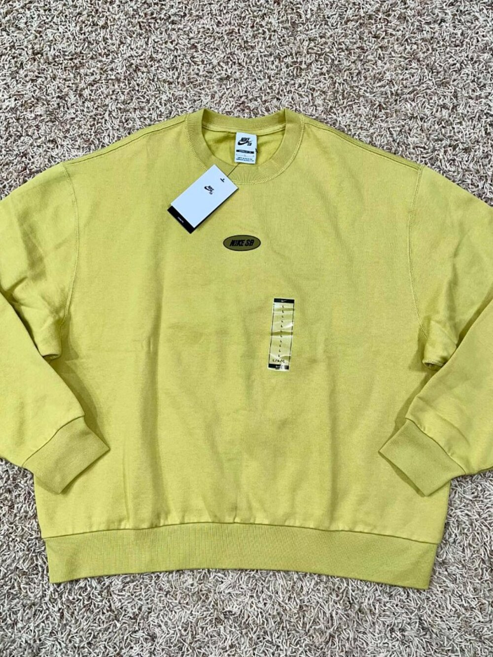 Nike SB Men’s Fleece Skate Crew Sweatshirt Buff Gold II4440-720 Size Large (New)